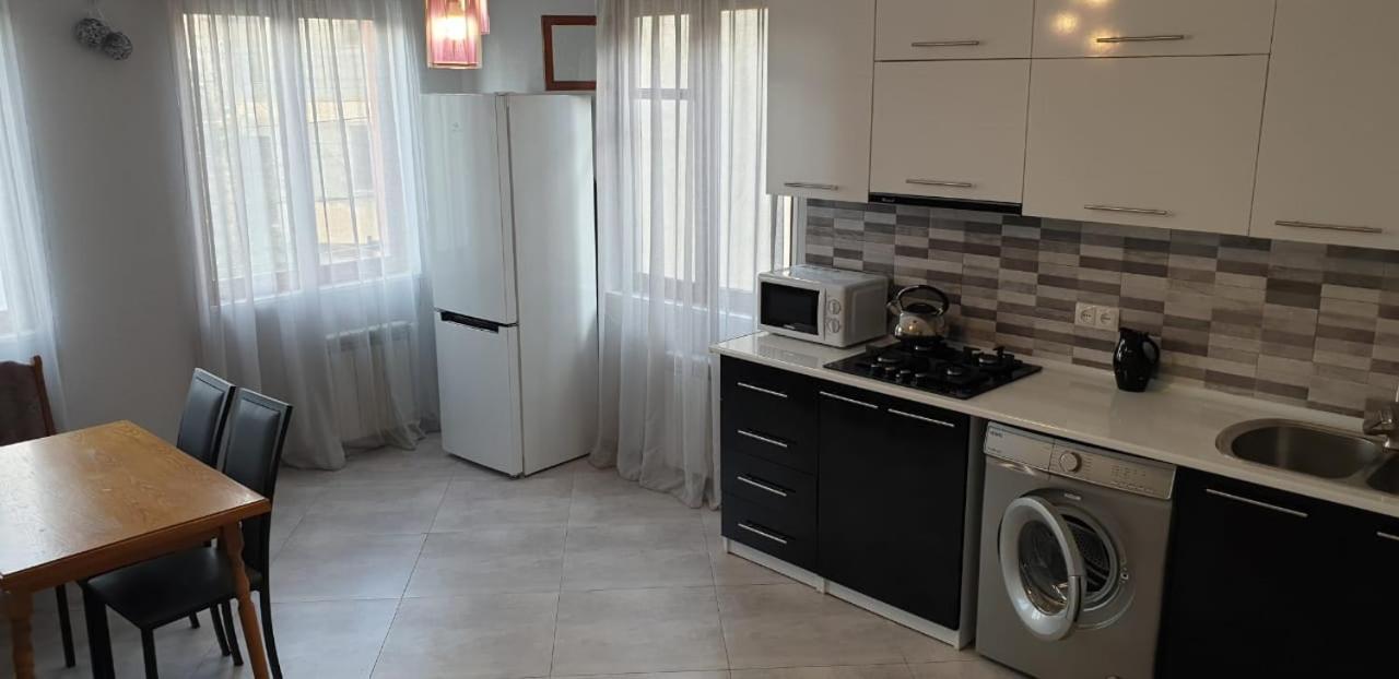 Tbilisi House Apartment ภายนอก รูปภาพ